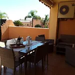 Alta Loma, And Pools アパート *