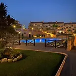 Alta Loma, And Pools * フエンヒロラ